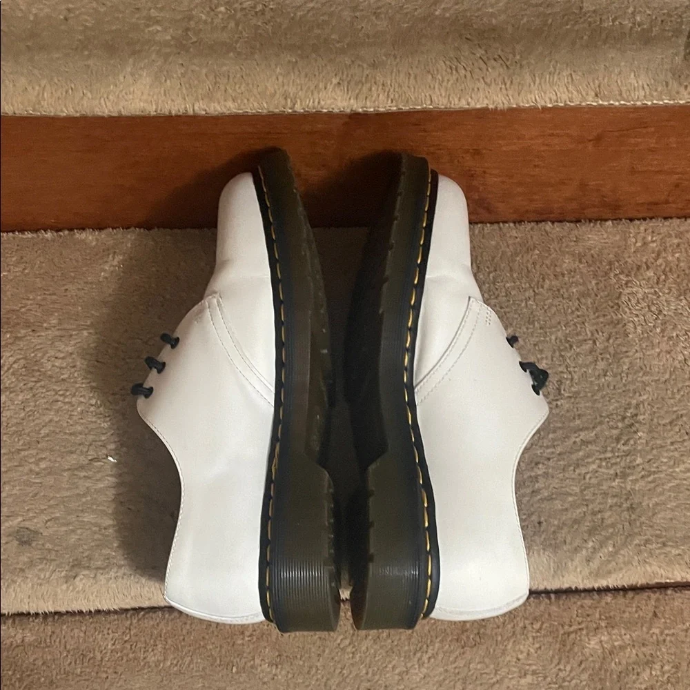 NWOT Dr. Martens White Leather Oxfords with Black Accents Men’s Size 8